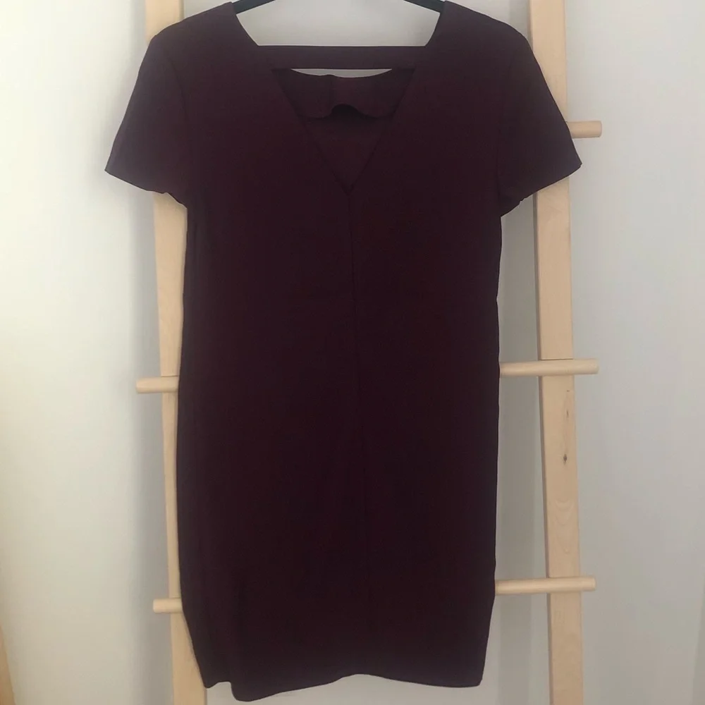 Dynamite Purple Shift Dress with back cut out XS - Picture 2 of 3